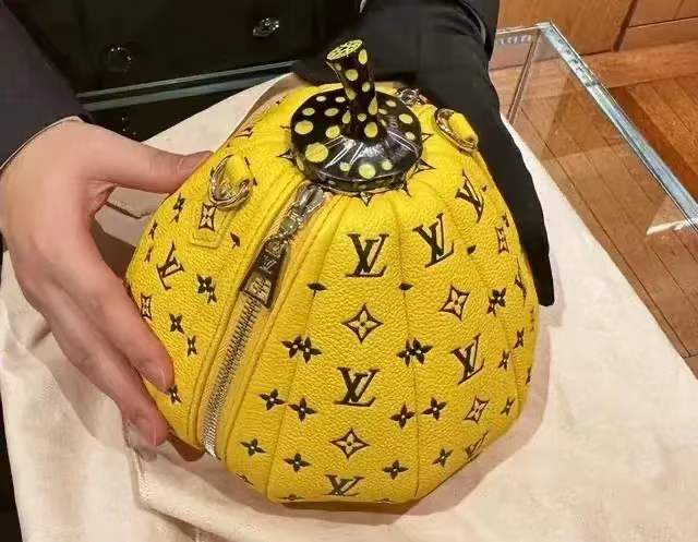 女子花六万多买的lv包，店家却不交货？