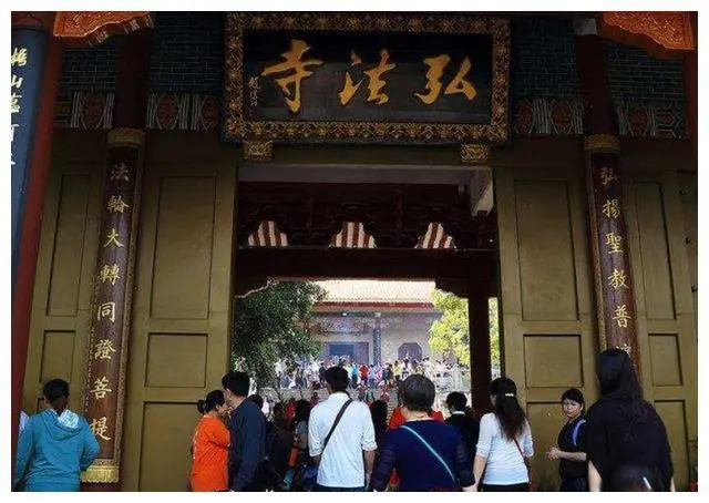 ​​​​​​​“寺庙热”兴起——年轻人的寺庙情结
