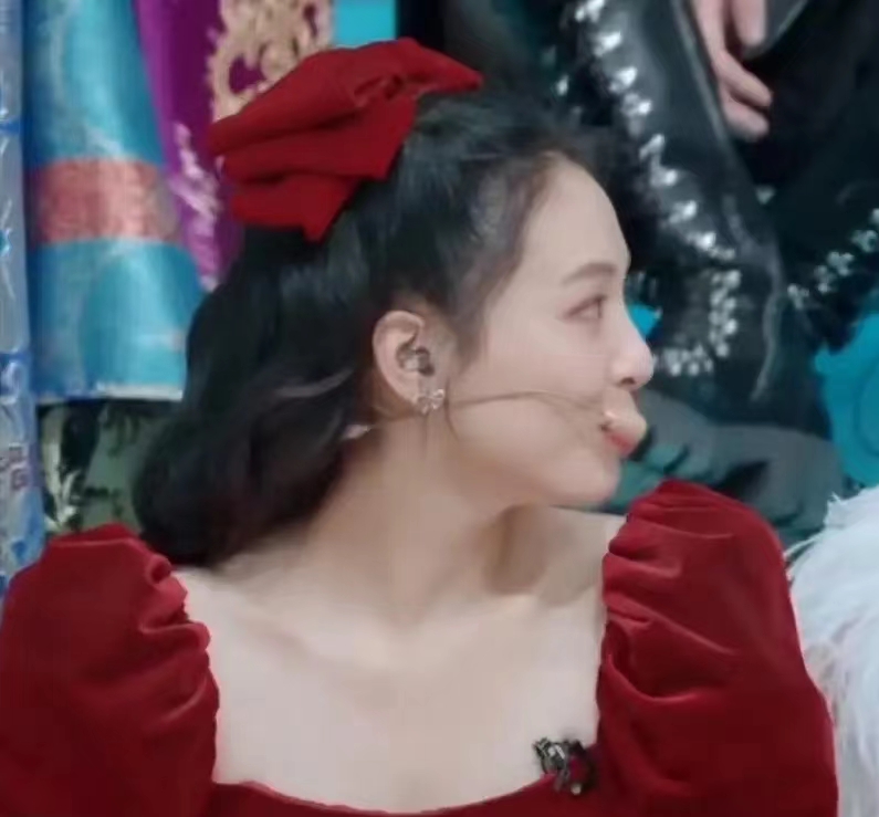 吴倩小心翼翼的样子好让人心痛，前夫哥又上热搜