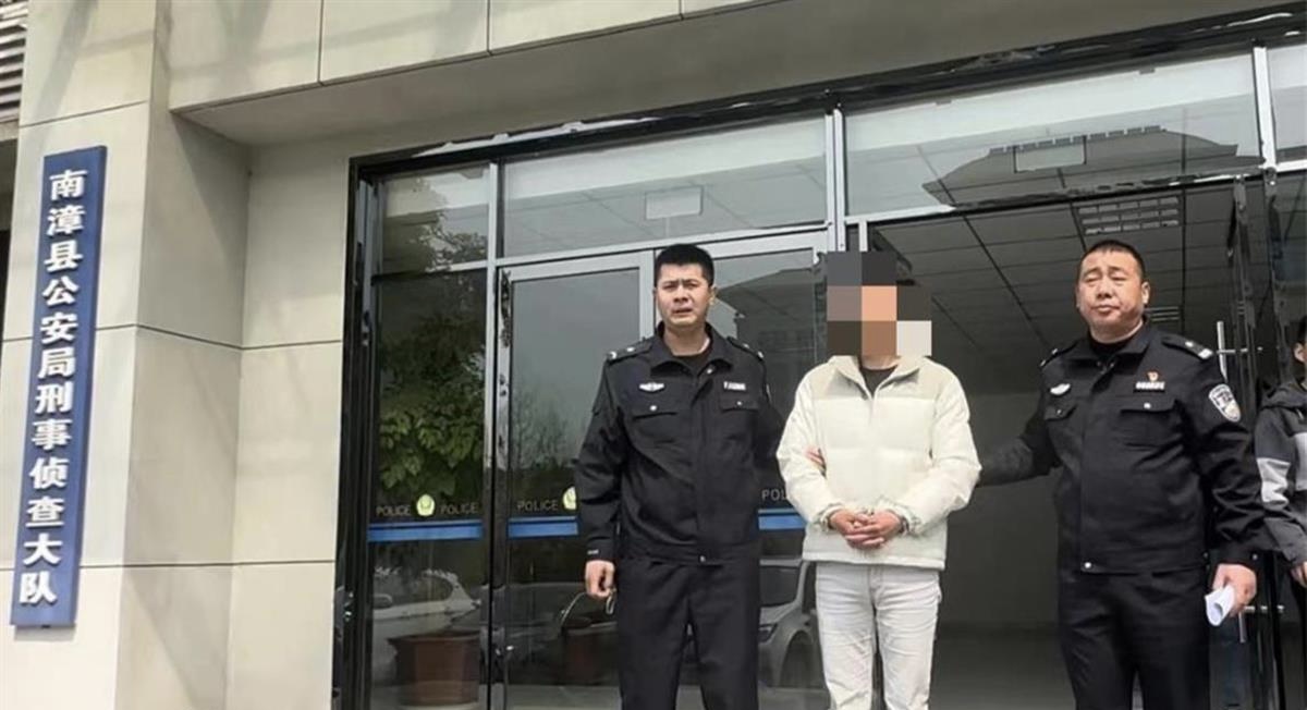 离谱！网红变“网逃”？ 回乡直播踩点竟被抓